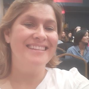 Meet your Posher, Claudia